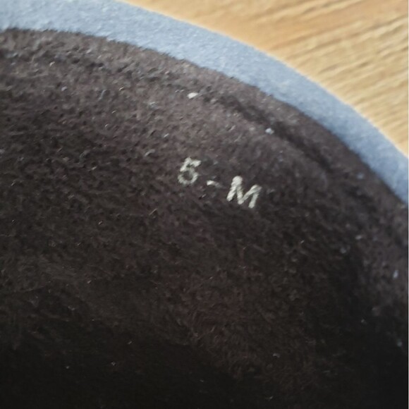 Comfort Ease blue suede fringed ankle boots. size 5 - Picture 5 of 6